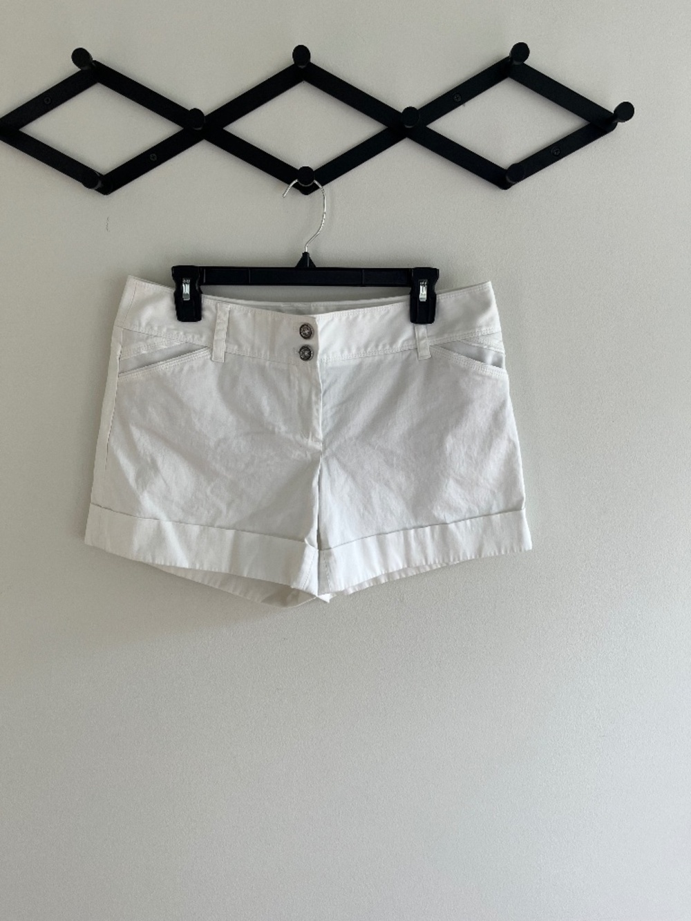 WHITE HOUSE BLACK MARKET— white chino shorts, size 10